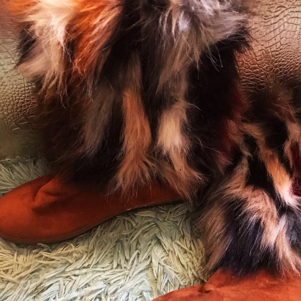 Boots - Picture 3 of 4